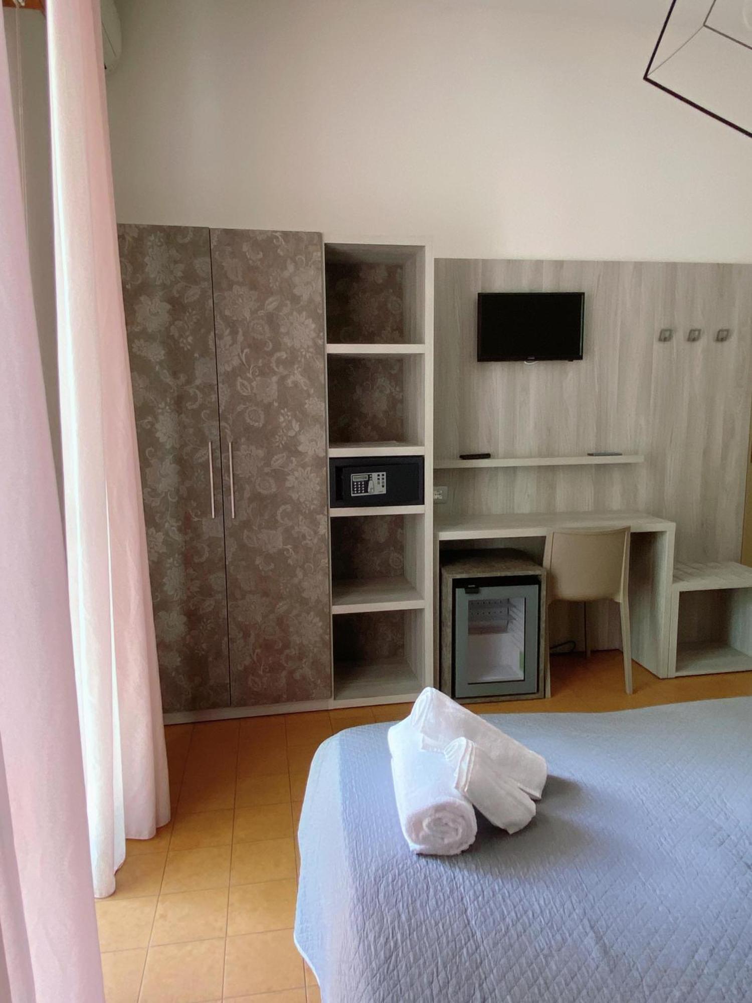 Hotel Residence Ponente Cesenatico Zewnętrze zdjęcie
